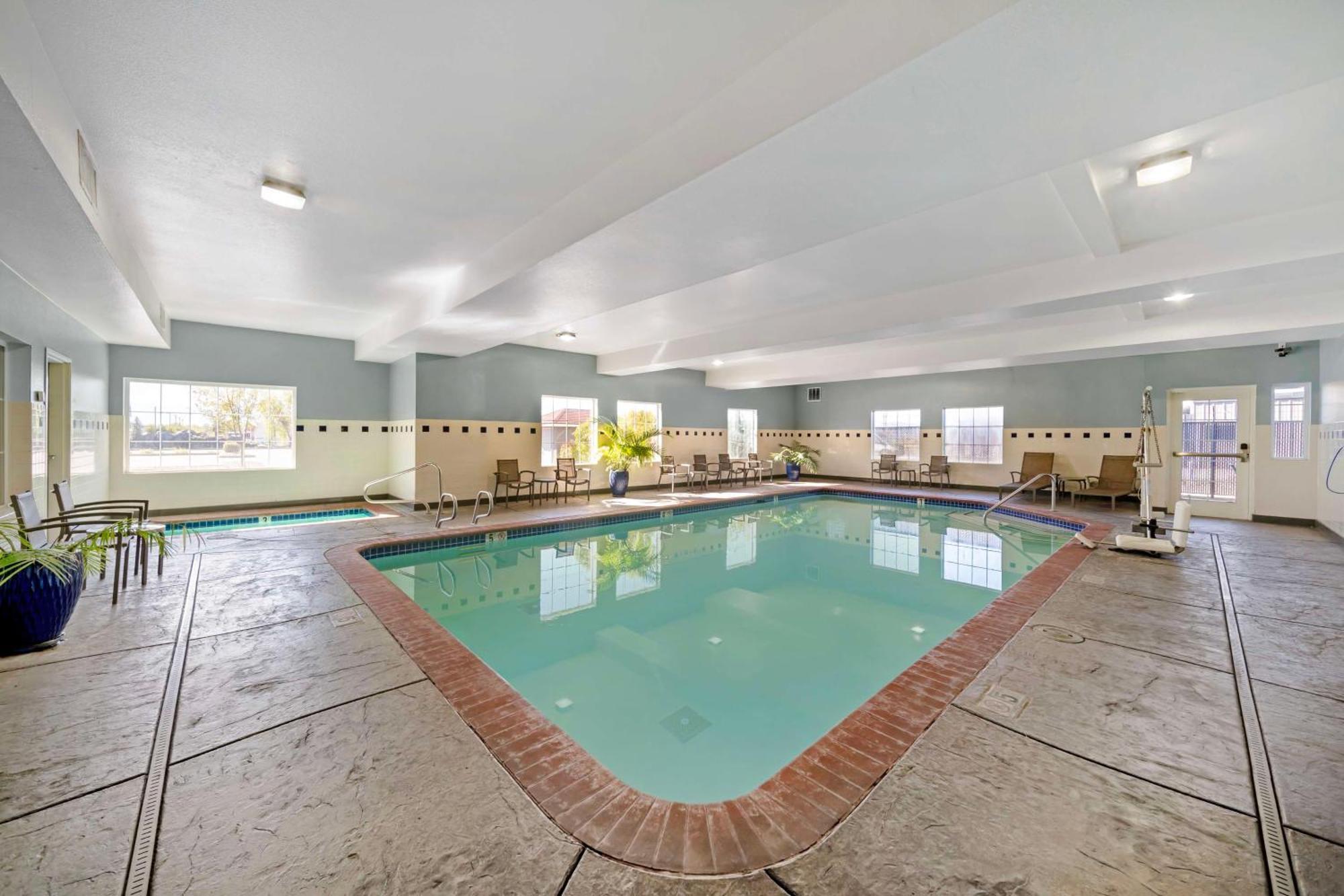 Best Western Crater Lake Highway White City/Medford Exterior photo