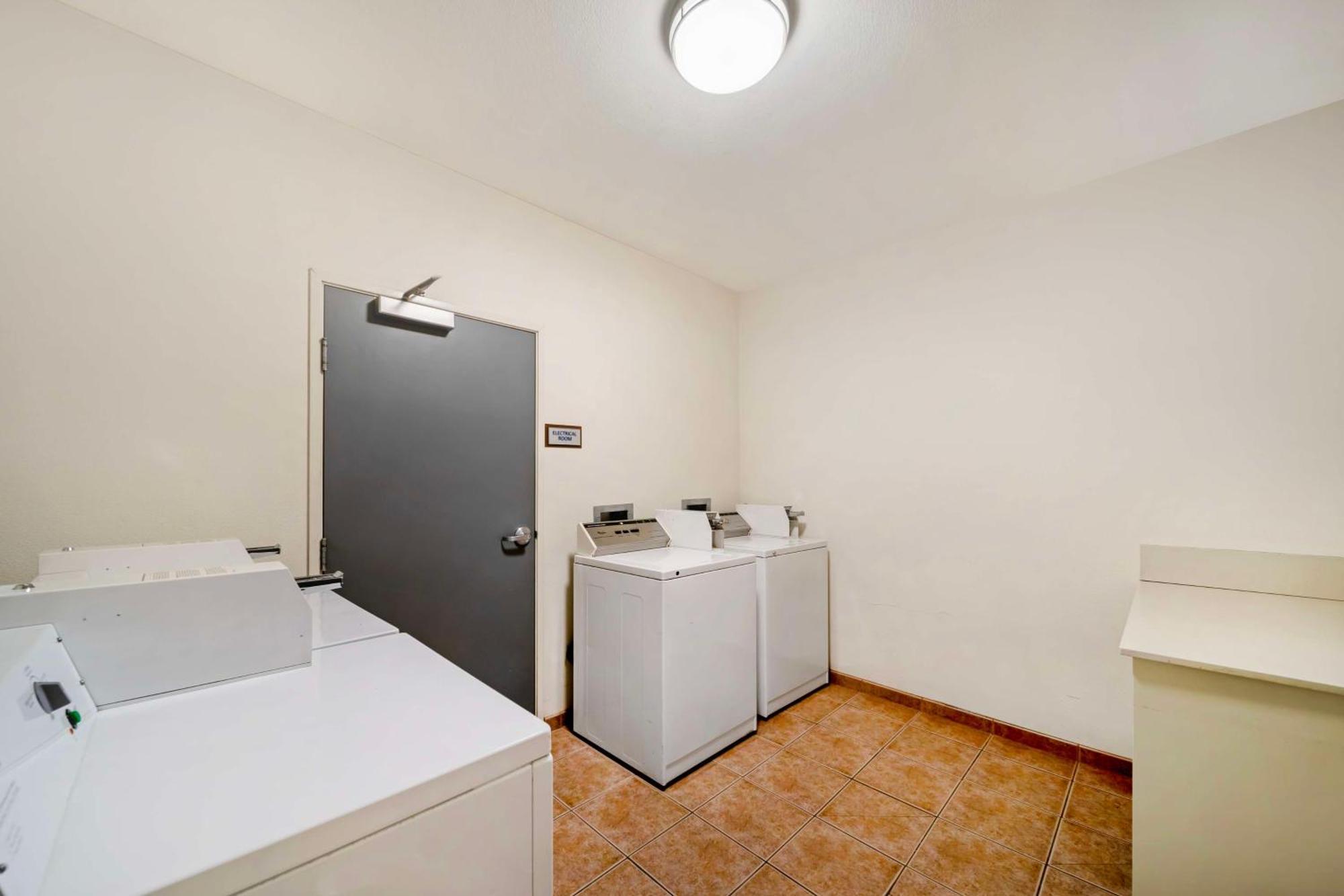 Best Western Crater Lake Highway White City/Medford Exterior photo