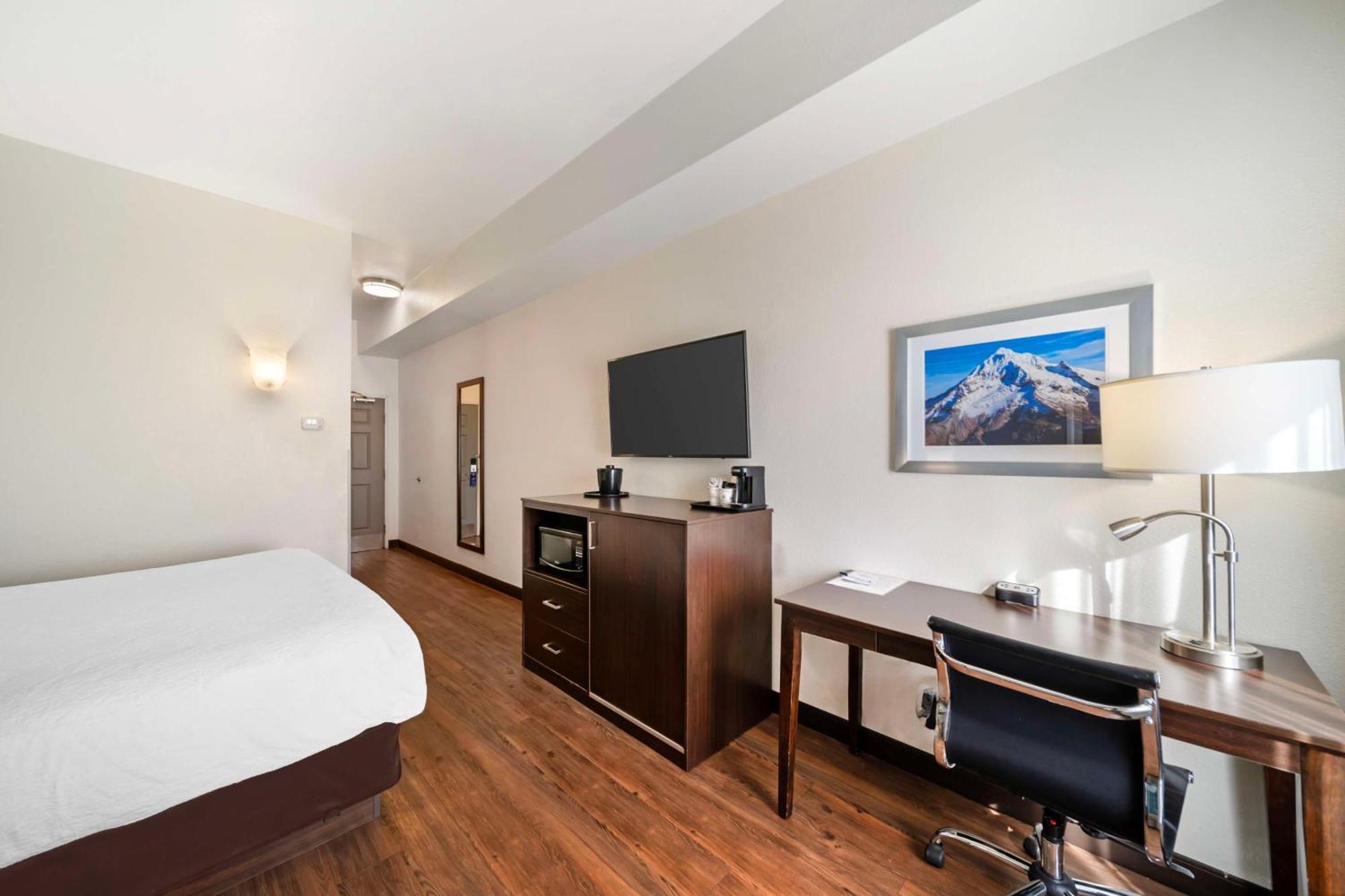 Best Western Crater Lake Highway White City/Medford Exterior photo