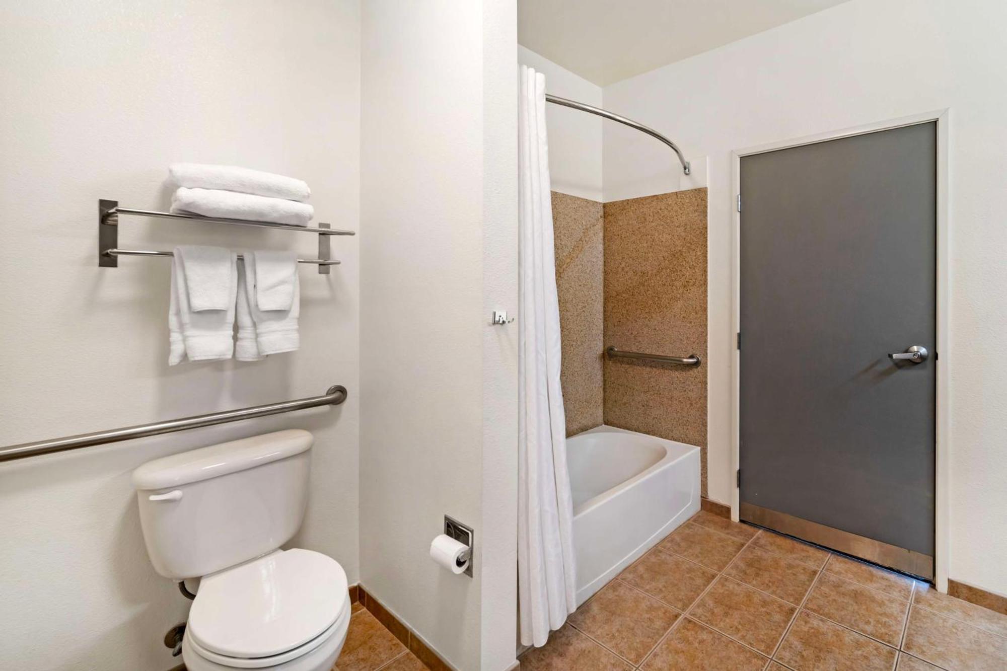 Best Western Crater Lake Highway White City/Medford Exterior photo