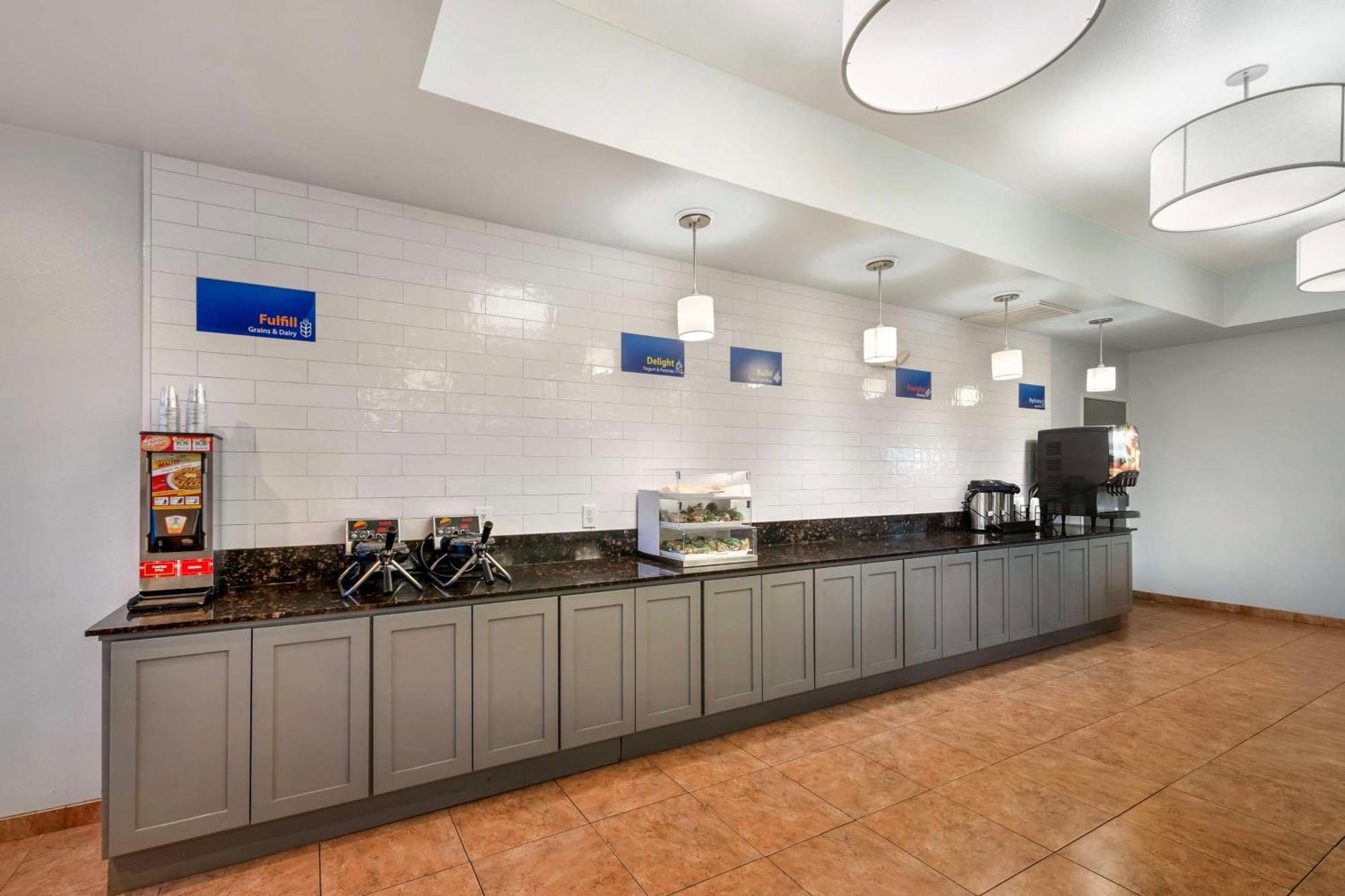 Best Western Crater Lake Highway White City/Medford Exterior photo